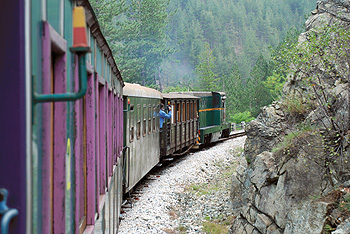 Along the ribs of the mountain: “Nostalgia” train in Mokra Gora